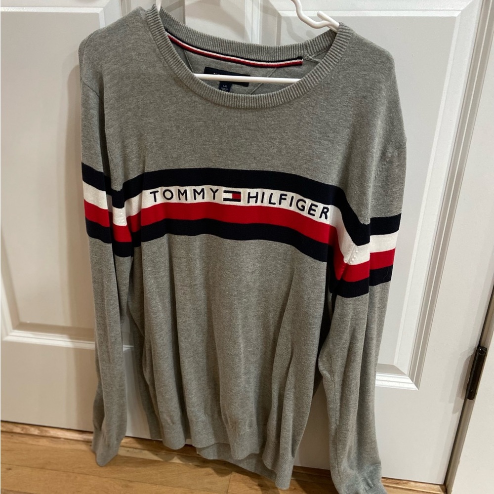 Tommy Sweater 🔥🔥